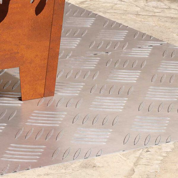 S&yacute;nir v&ouml;rumynd 3 af 8